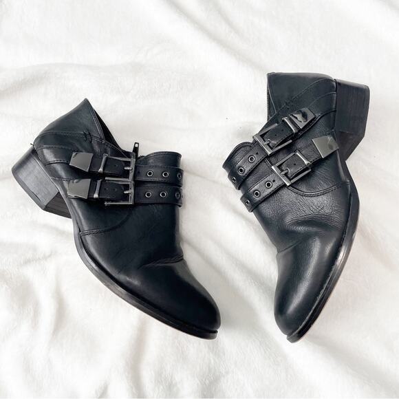 Vince Camuto Cosmika black buckle ankle booties size 7.5 boots leather - Picture 2 of 8